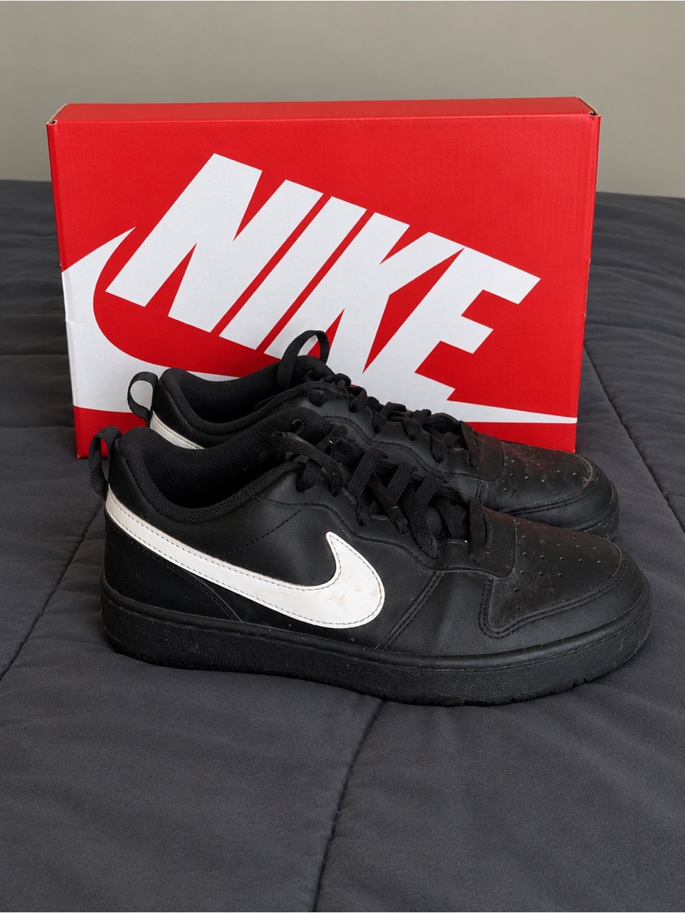 Nike Men's Black Sneakers with White Swoosh - Low Top Casual